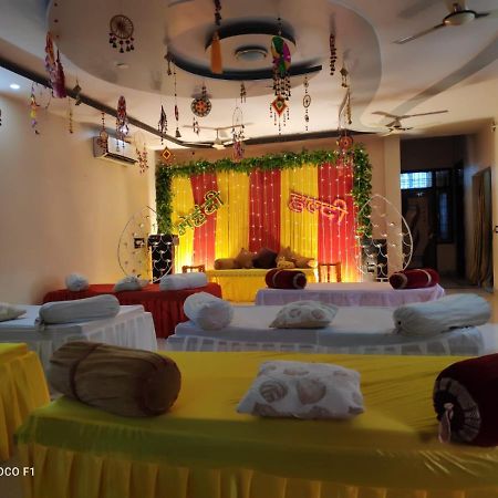 Surabhi Garden Inn Lakhnau Kültér fotó